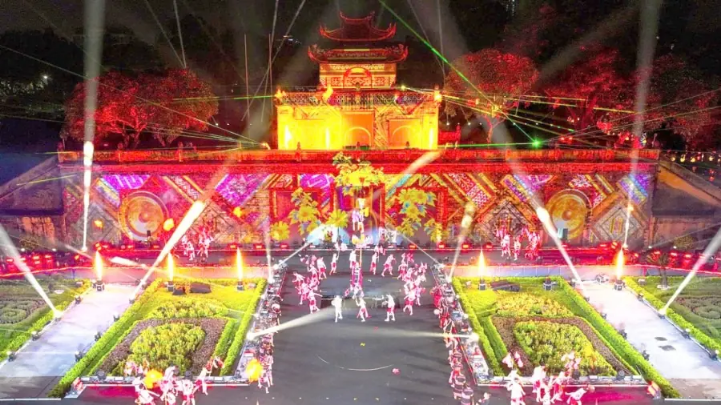 Hà Nội - Thành phố của lễ hội bốn mùa